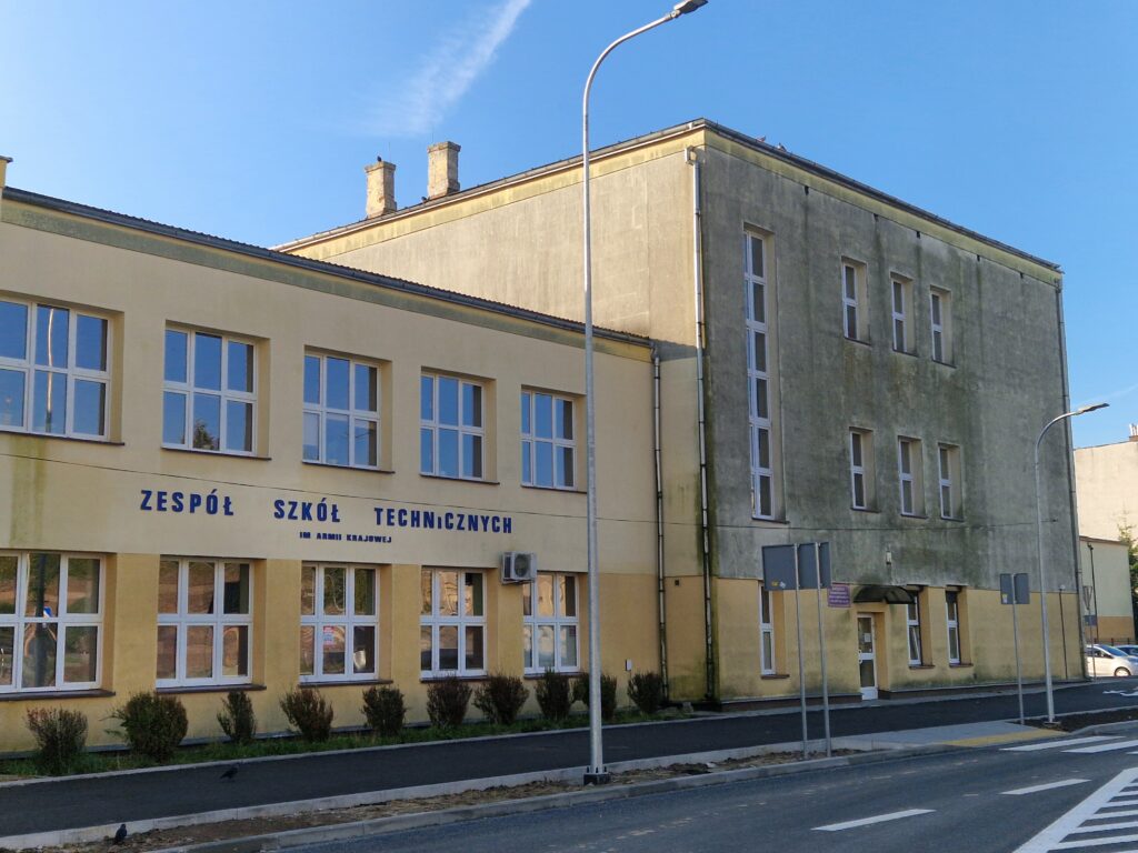 Widok budynku Powiatowego Środowiskowego Domu Samopomocy w Skarżysku-Kamiennej